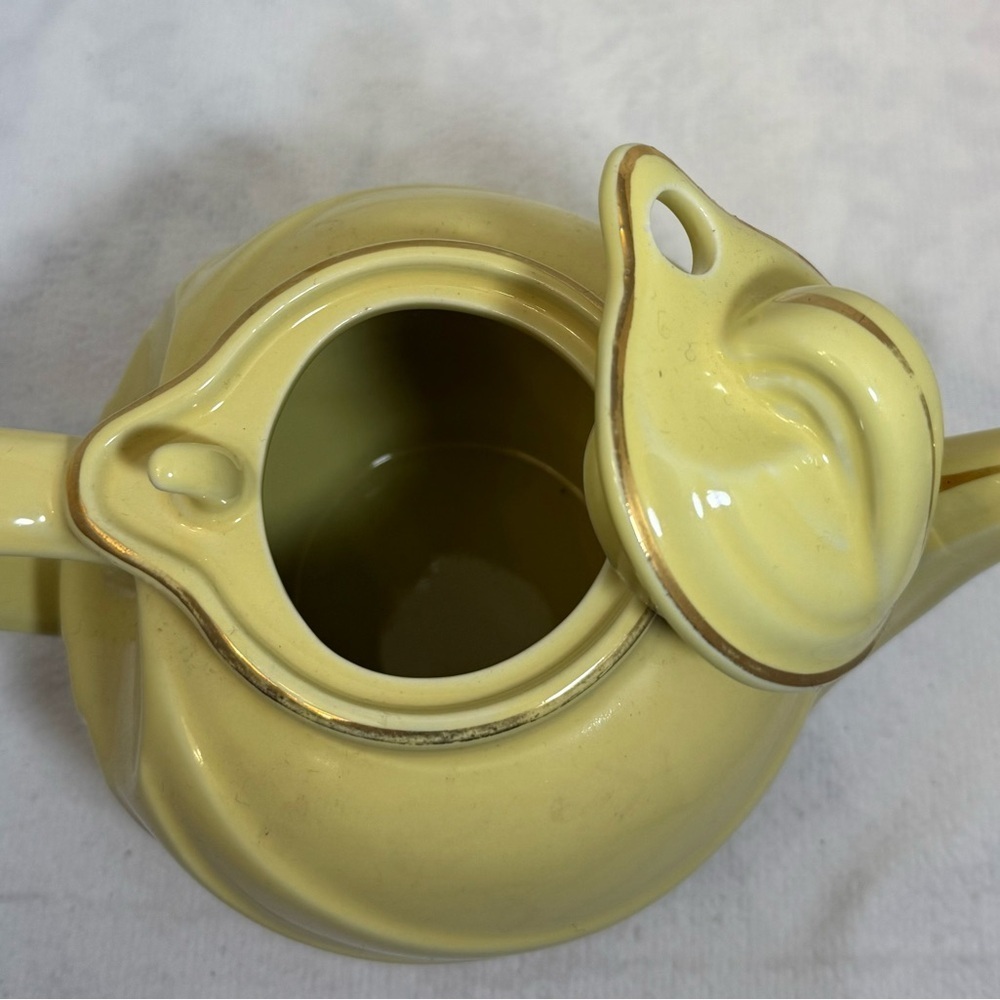 1930s Hall Canary Yellow Teapot Art Deco Hook In Lid, Tea Lover USA 0799 - Picture 3 of 9